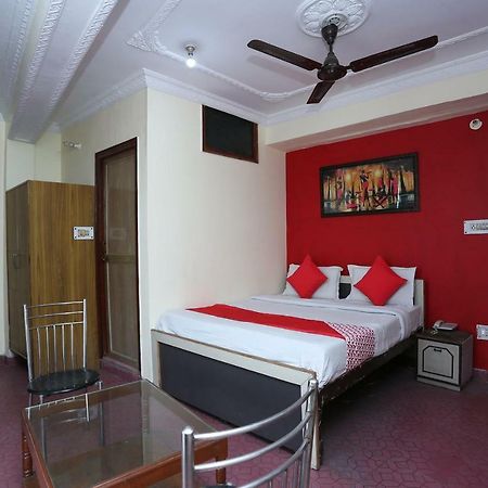 Oyo 39830 Hotel Esquire Meerut Zewnętrze zdjęcie