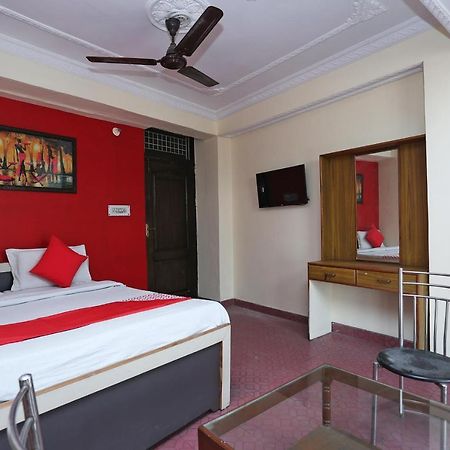 Oyo 39830 Hotel Esquire Meerut Zewnętrze zdjęcie
