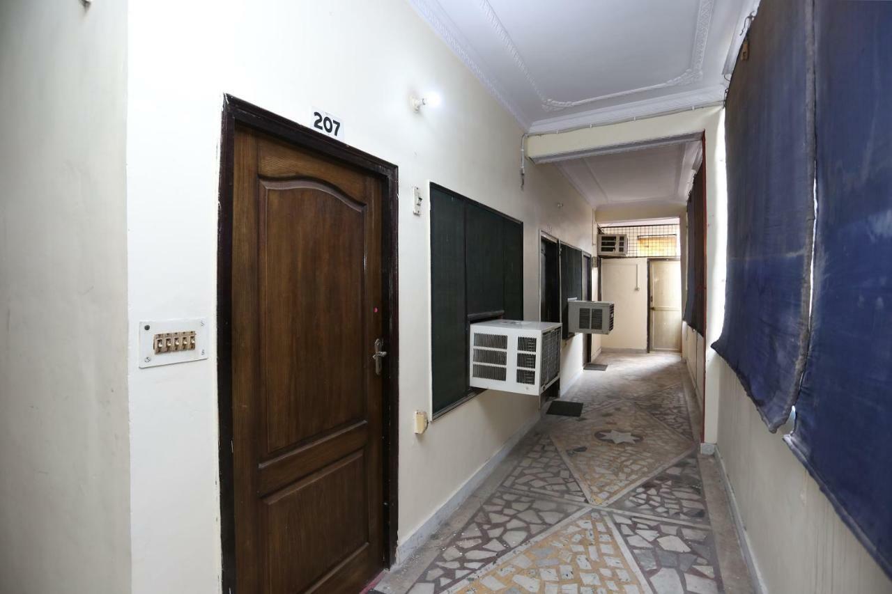 Oyo 39830 Hotel Esquire Meerut Zewnętrze zdjęcie