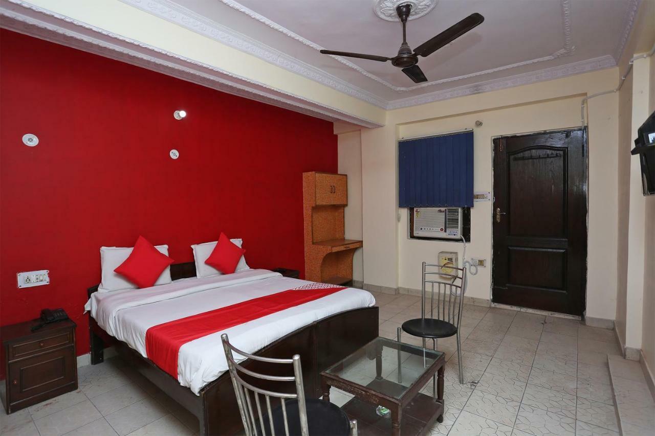 Oyo 39830 Hotel Esquire Meerut Zewnętrze zdjęcie