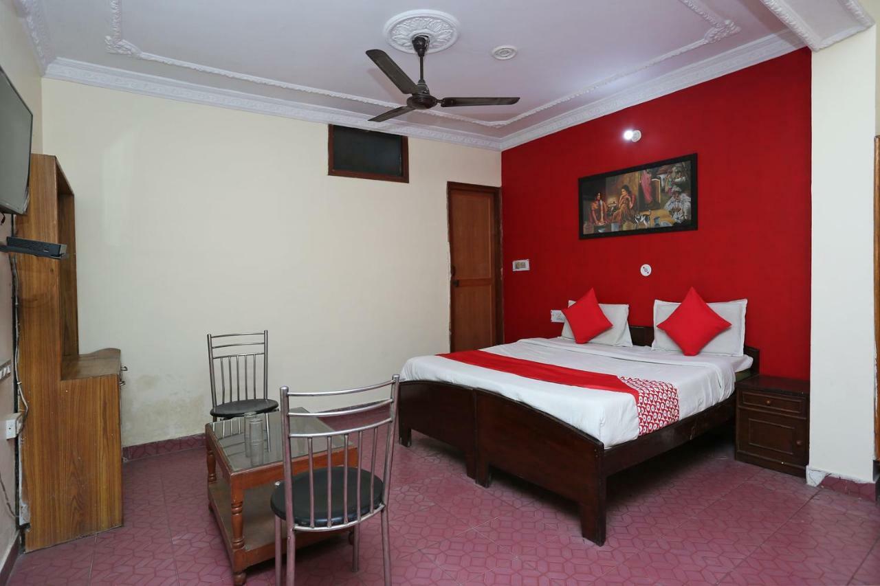 Oyo 39830 Hotel Esquire Meerut Zewnętrze zdjęcie