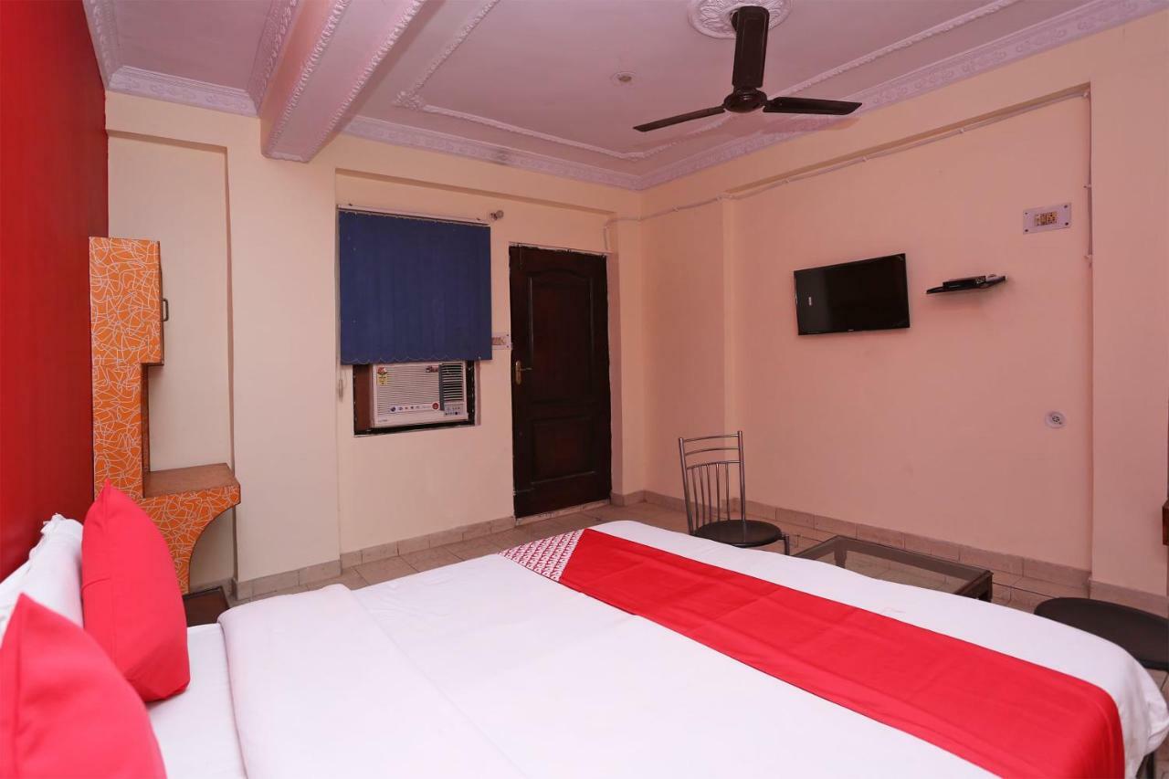 Oyo 39830 Hotel Esquire Meerut Zewnętrze zdjęcie