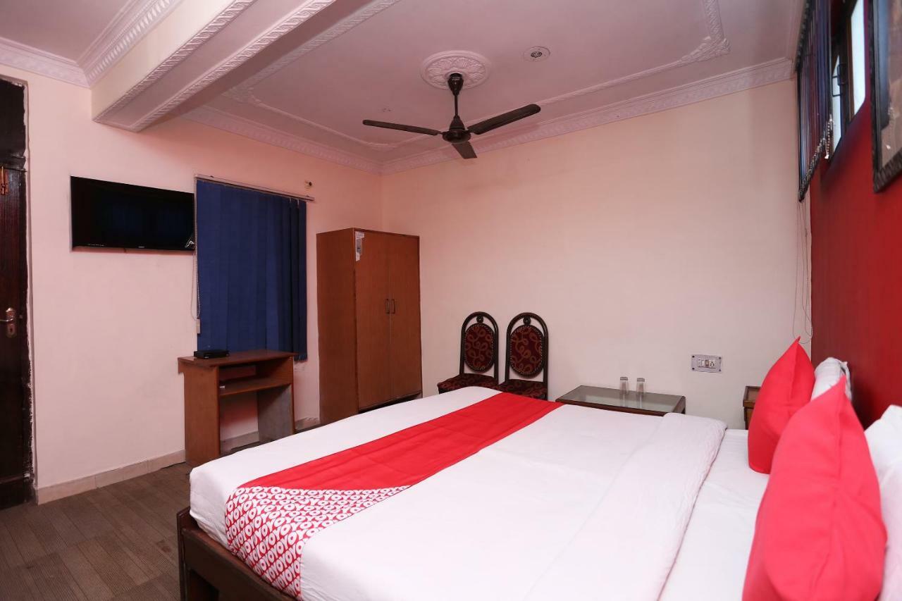 Oyo 39830 Hotel Esquire Meerut Zewnętrze zdjęcie