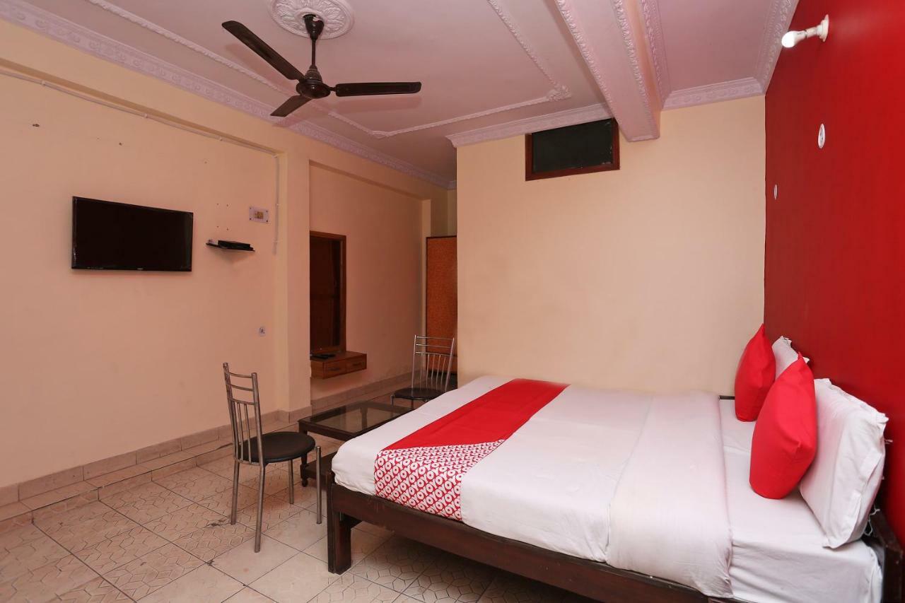 Oyo 39830 Hotel Esquire Meerut Zewnętrze zdjęcie