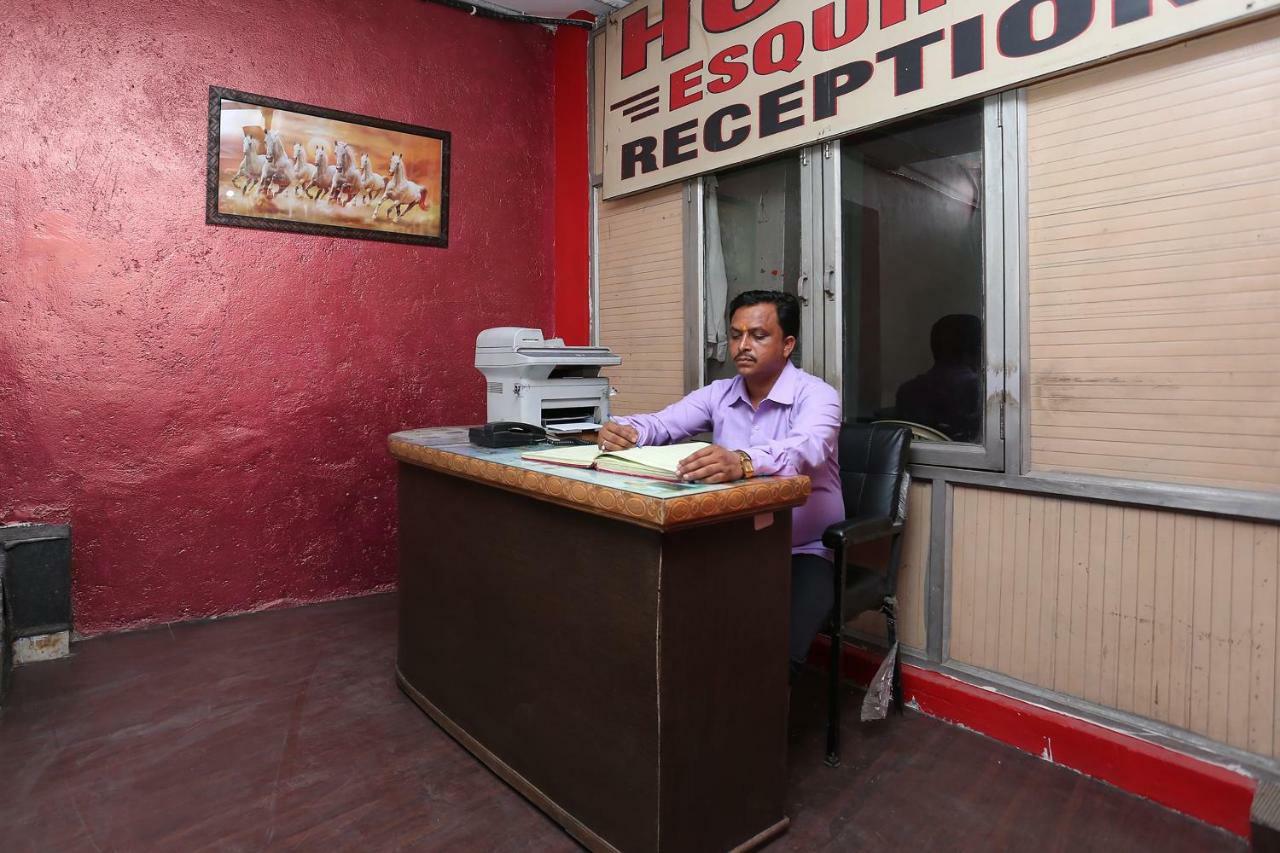 Oyo 39830 Hotel Esquire Meerut Zewnętrze zdjęcie
