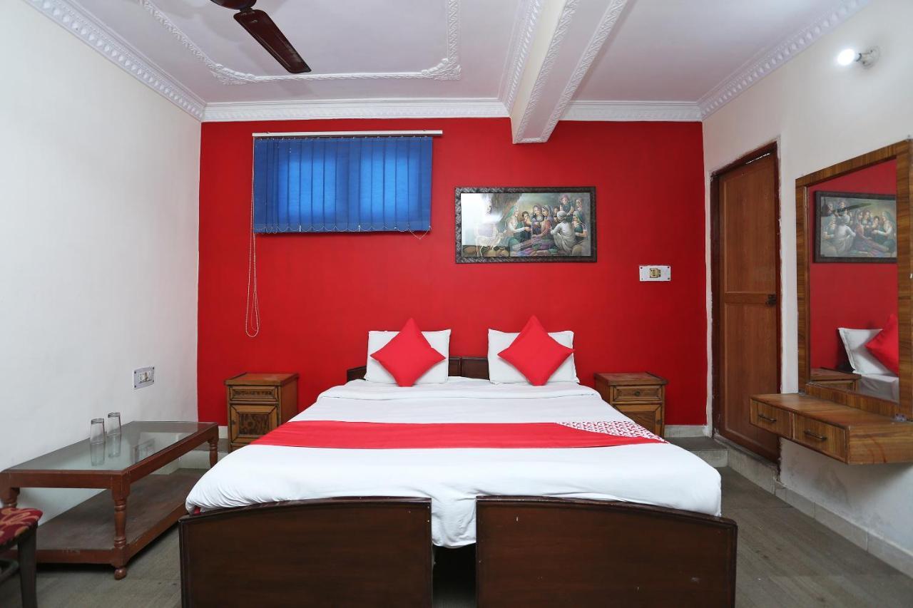 Oyo 39830 Hotel Esquire Meerut Zewnętrze zdjęcie