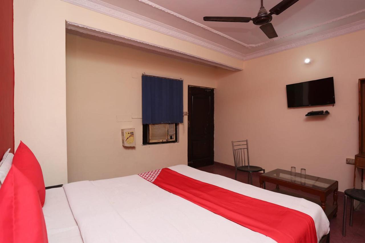 Oyo 39830 Hotel Esquire Meerut Zewnętrze zdjęcie